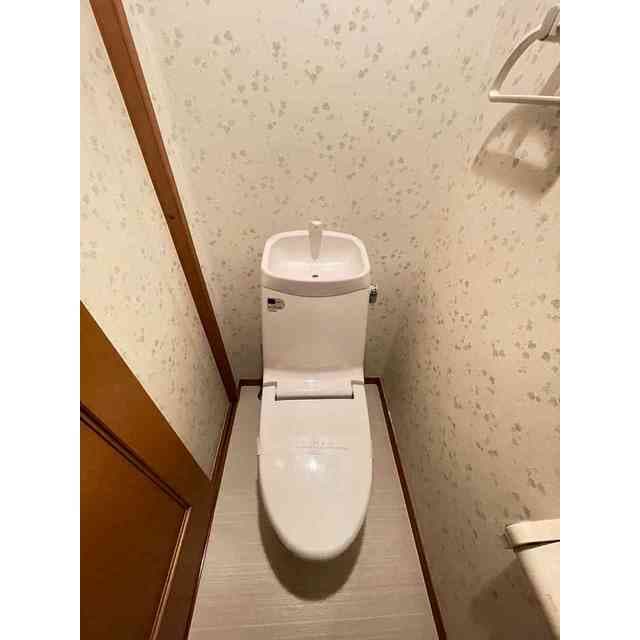 Room image 10