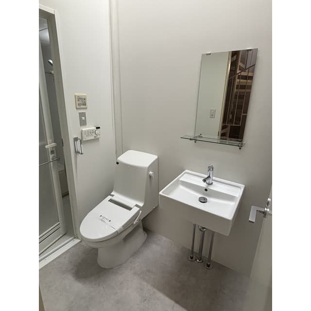 Room image 8