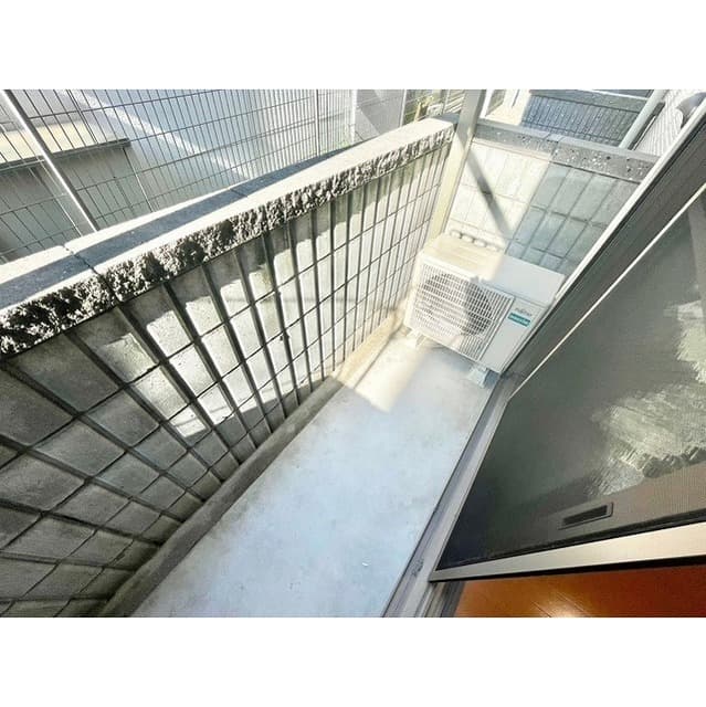 Room image 10