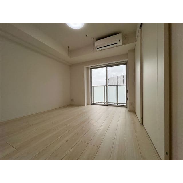 Room image 15