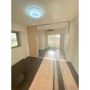 Room image 15