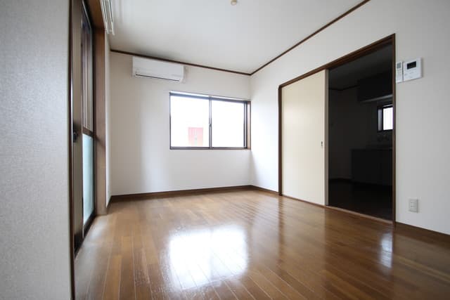 Room image 13