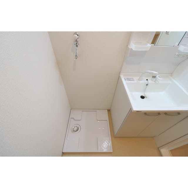 Room image 16