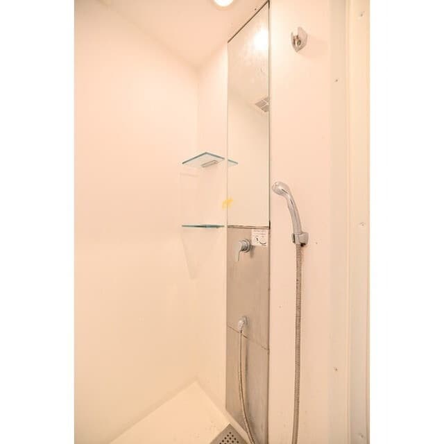 Room image 13