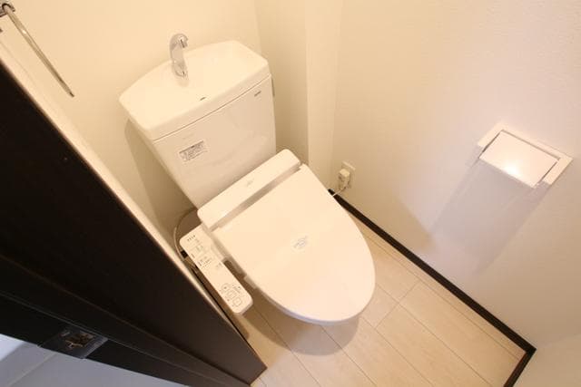 Room image 8