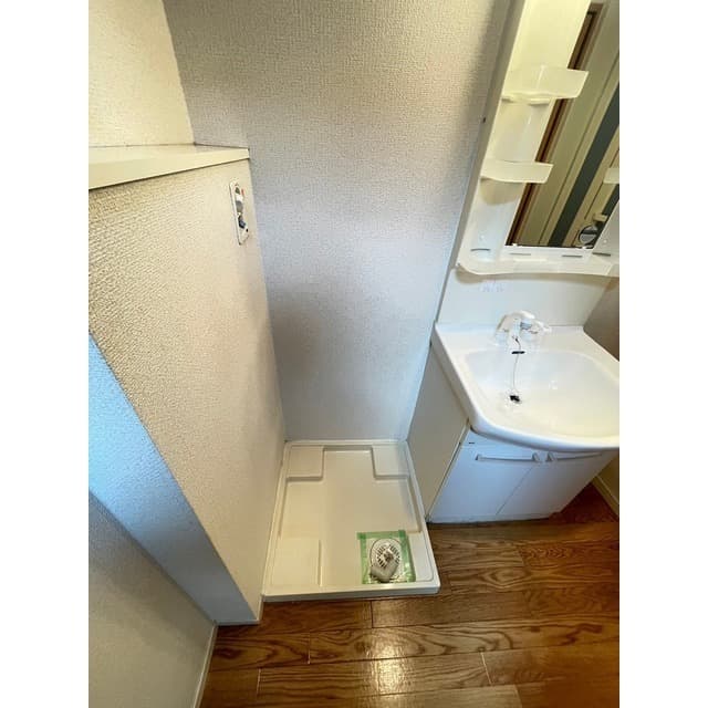 Room image 10