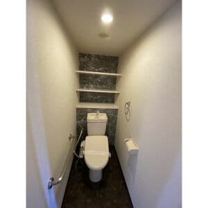 Room image 12