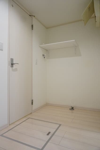 Room image 16