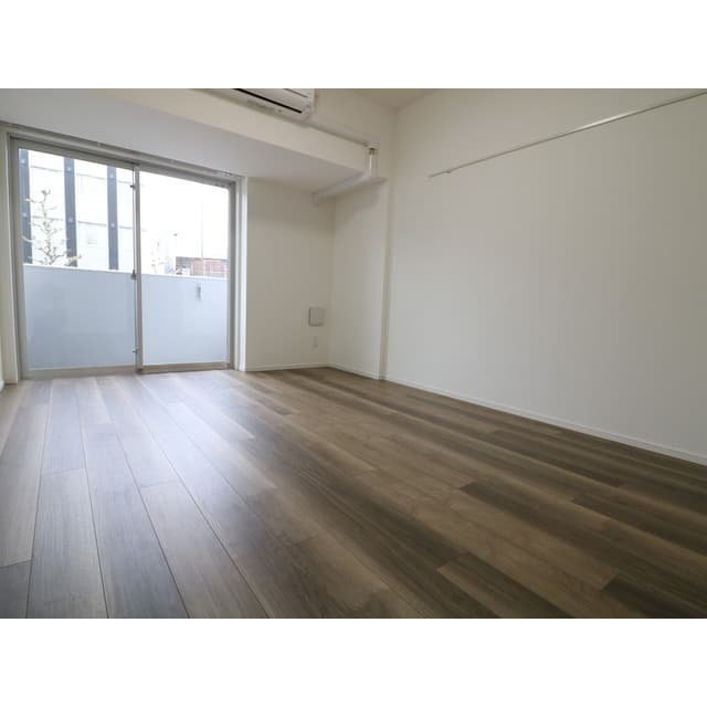 Room image 15