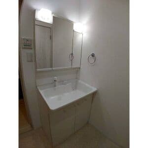 Room image 16
