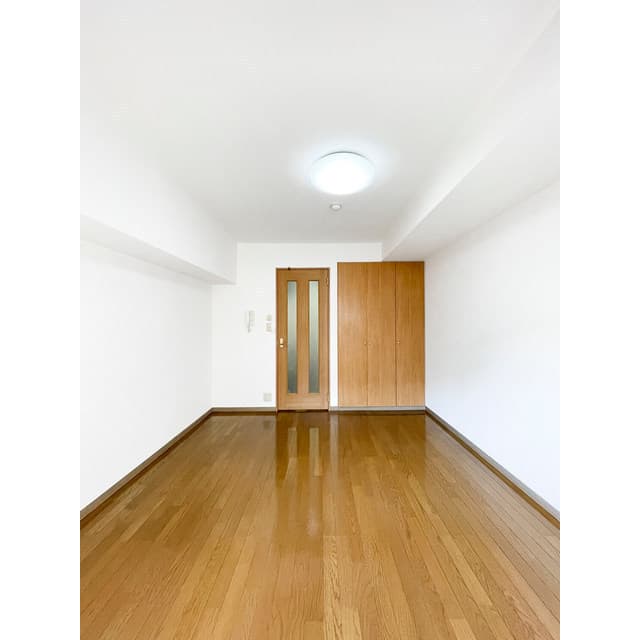 Room image 16
