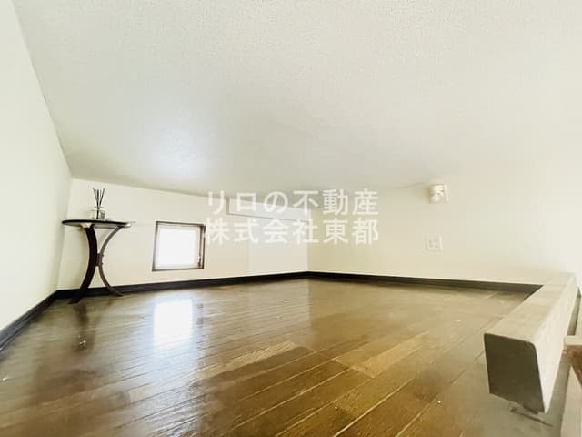 Room image 16