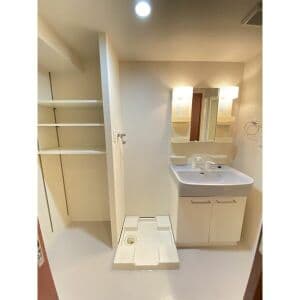 Room image 11