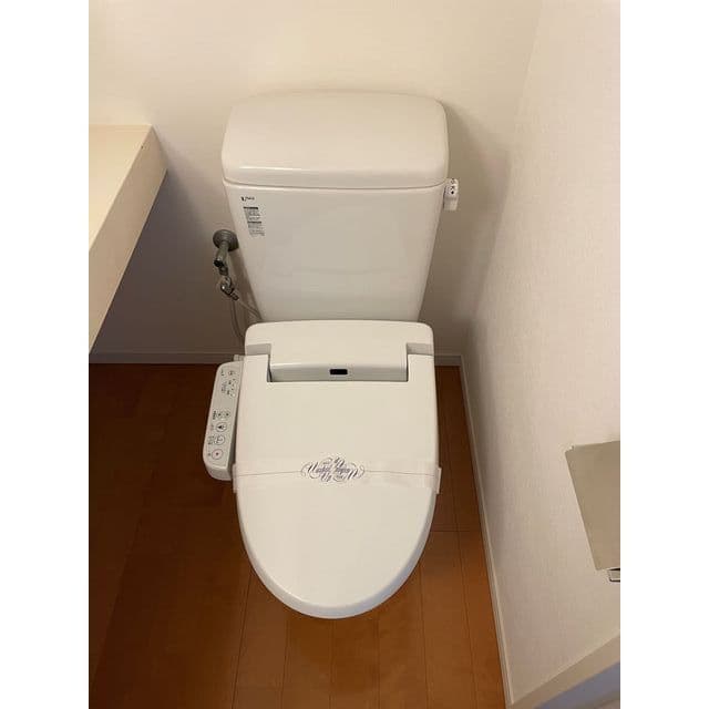 Room image 8