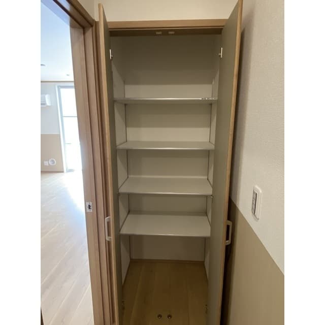 Room image 16