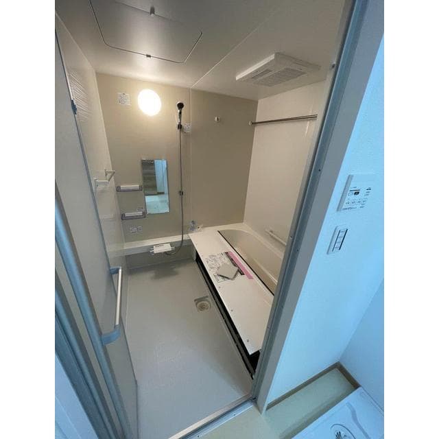 Room image 10