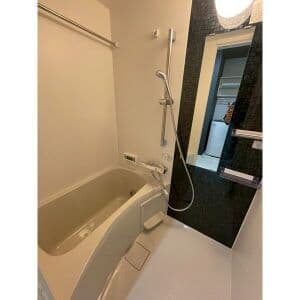 Room image 10