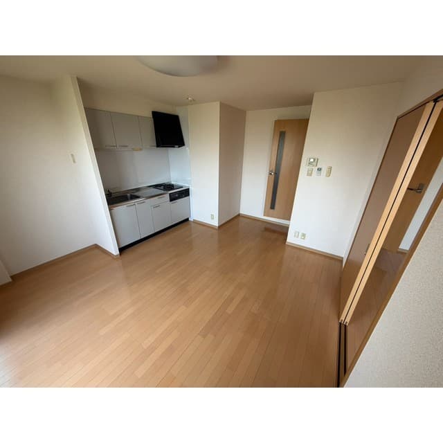 Room image 8