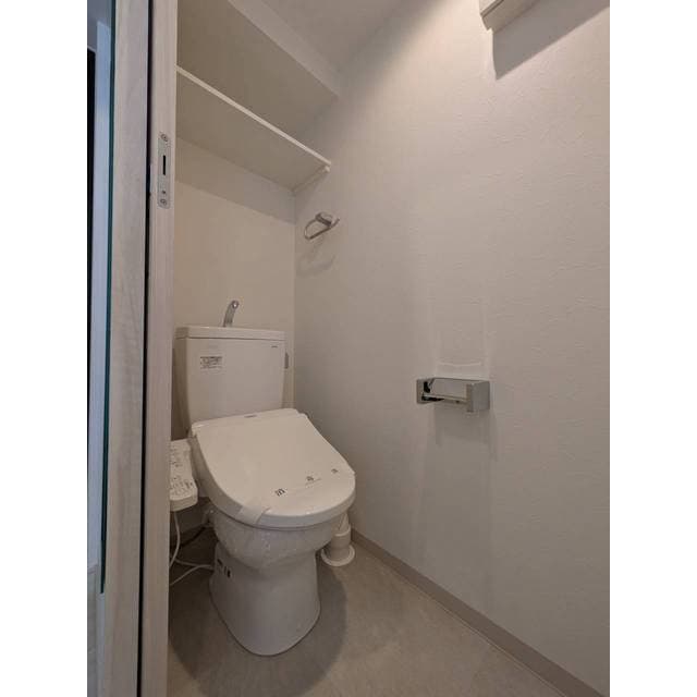 Room image 8