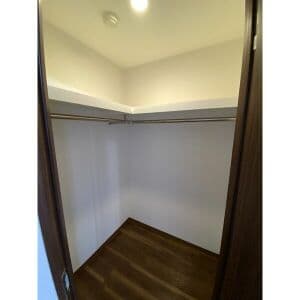Room image 16