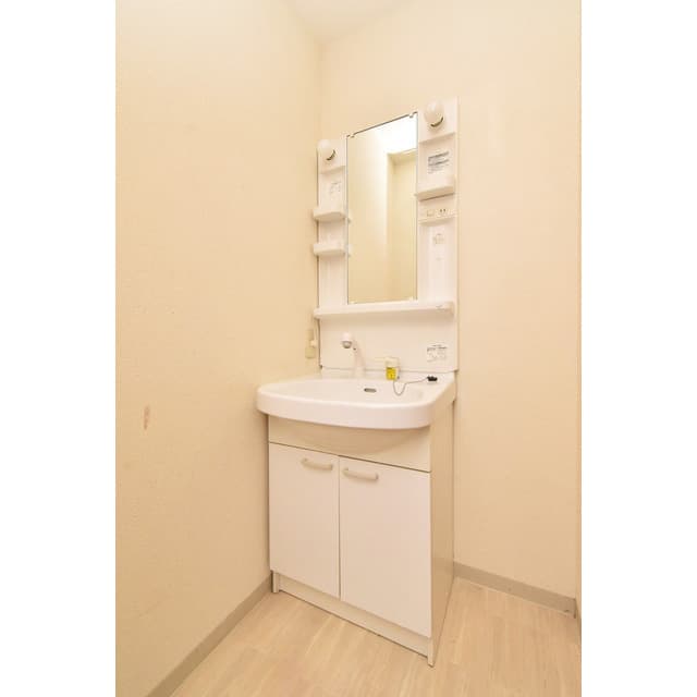 Room image 11