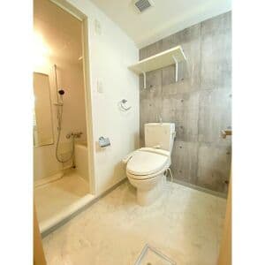 Room image 15