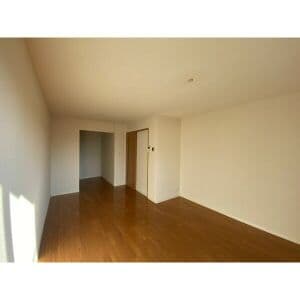 Room image 12