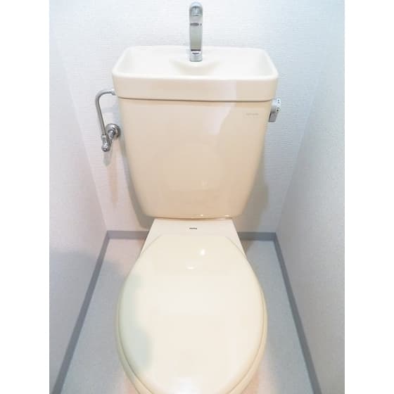 Room image 13