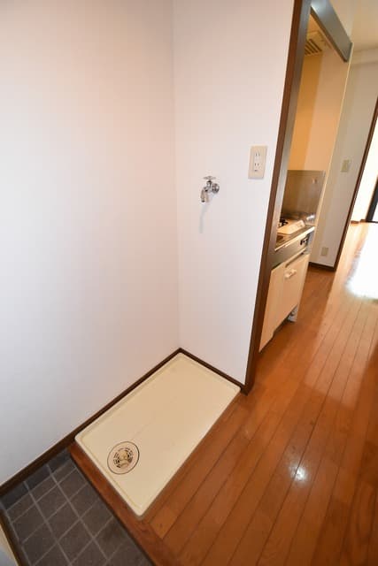 Room image 16