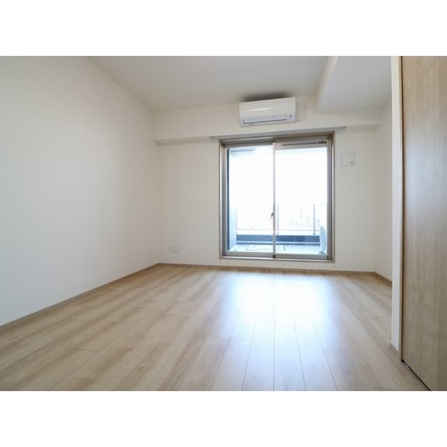 Room image 13