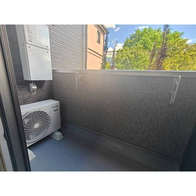 Room image 15