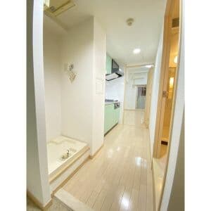 Room image 15
