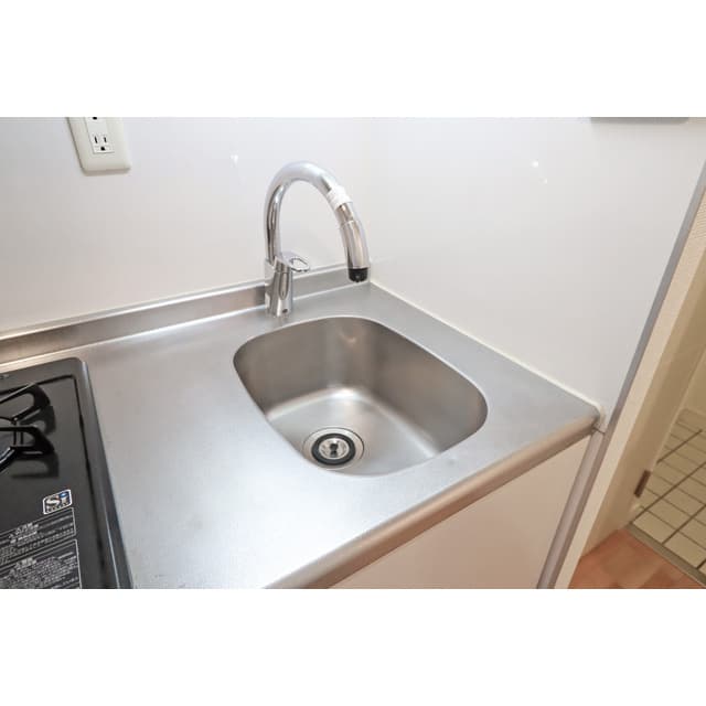 Room image 16