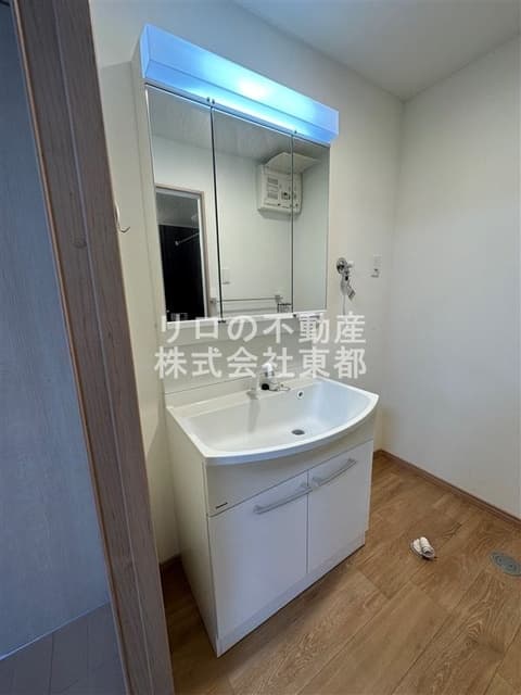 Room image 10