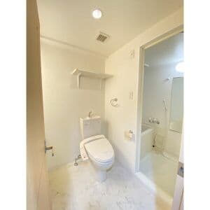Room image 15