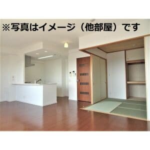 Room image 12