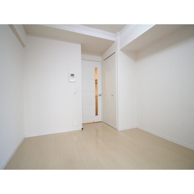 Room image 15