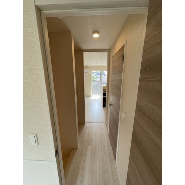 Room image 8