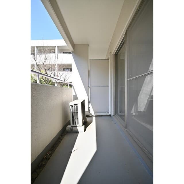 Room image 15