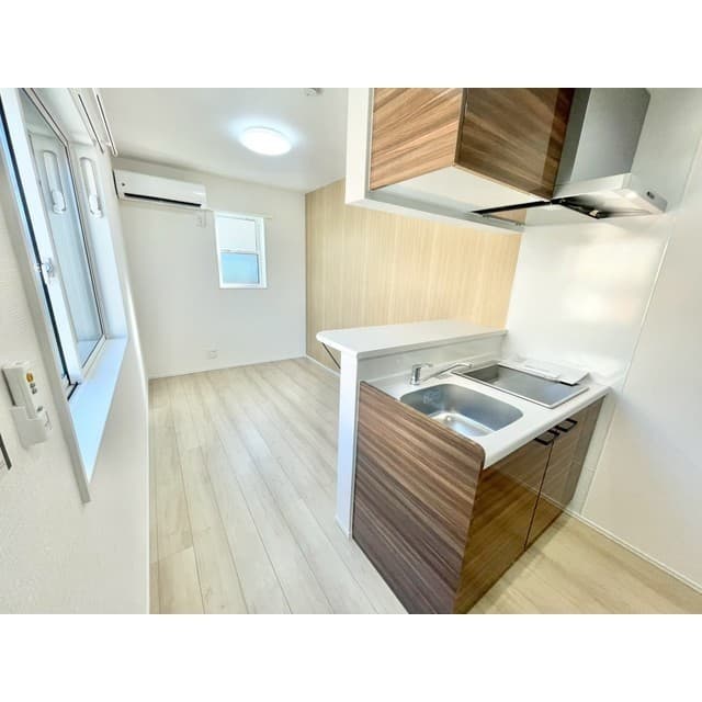 Room image 8