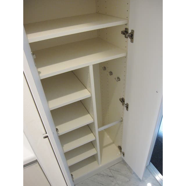Room image 14
