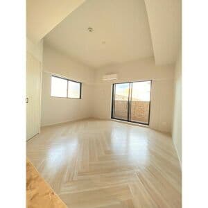 Room image 15