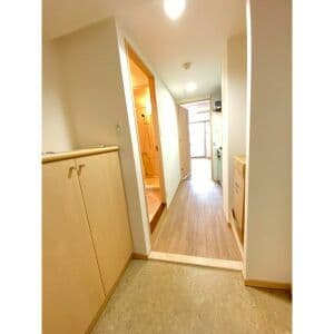 Room image 12