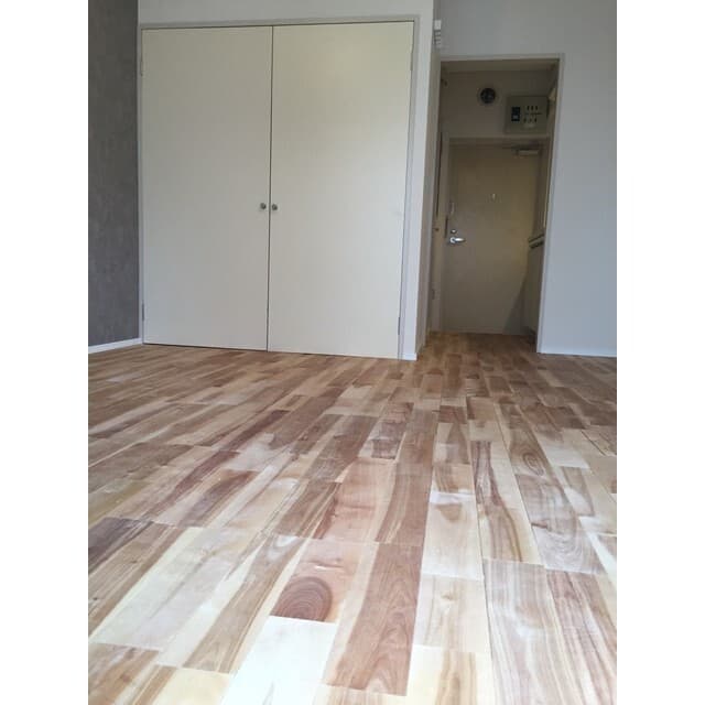 Room image 15