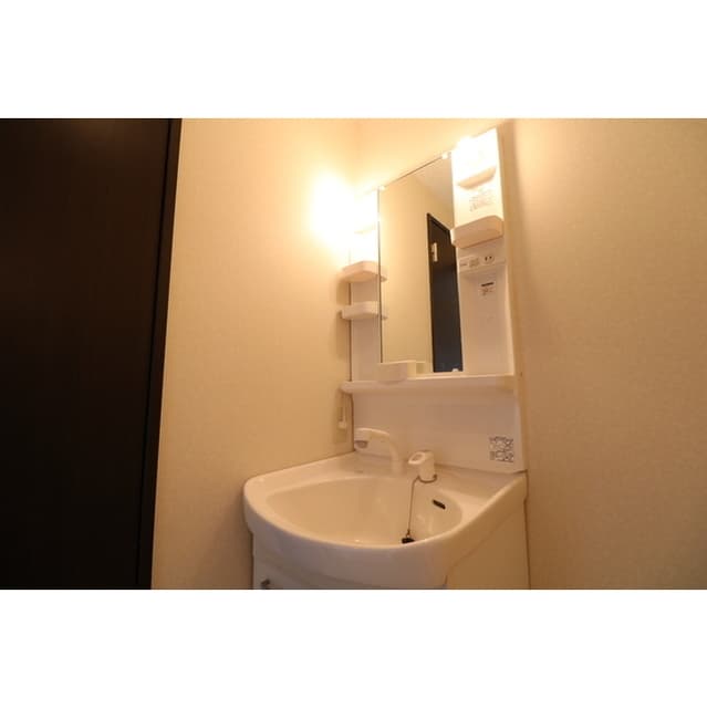 Room image 12