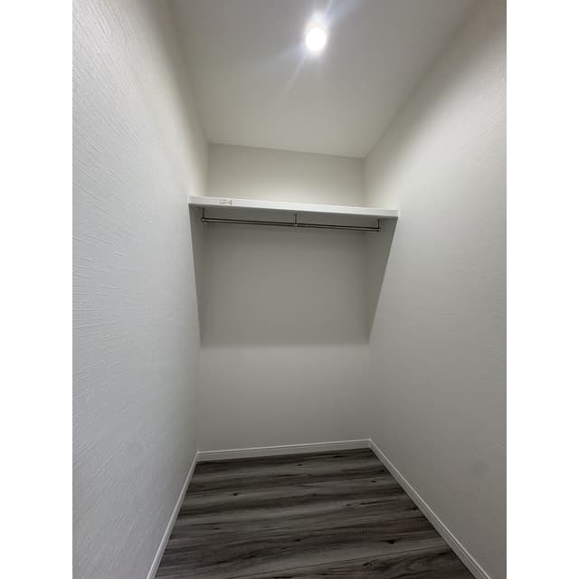 Room image 15