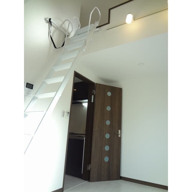 Room image 13