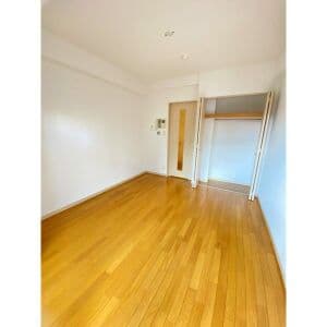 Room image 13