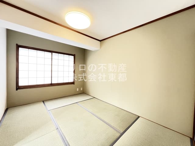 Room image 16