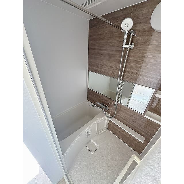 Room image 8